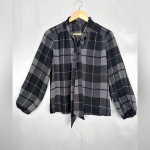 Ann Taylor Black and‎ White Patterned Blouse Size MP